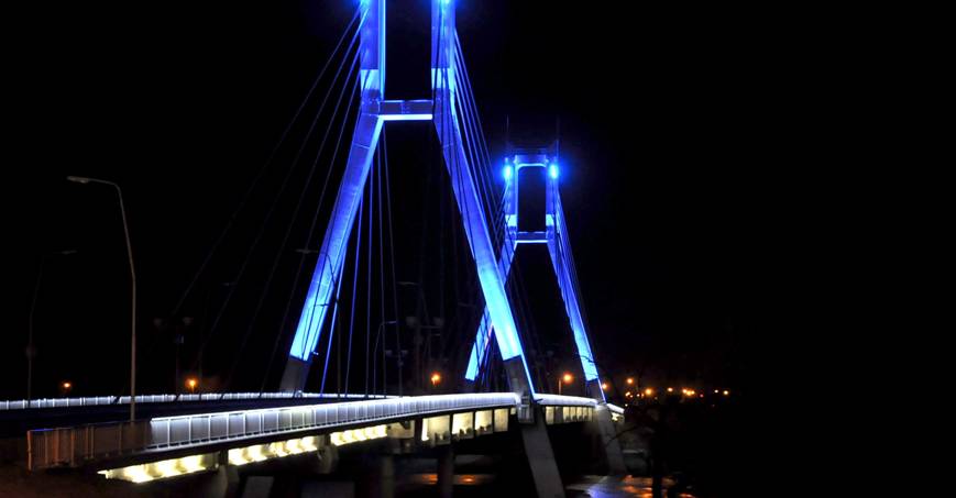 Áreas - Bienes Raíces, Construcción, Materiales & Deco, Arquitectura, Inversiones y Negocios - Actualidad y Data - Puente argentino iluminado en base a la tecnología LED