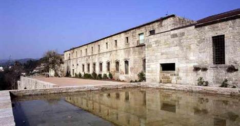 Conversion del convento Santa Maria de Bouro en hotel 1989-97