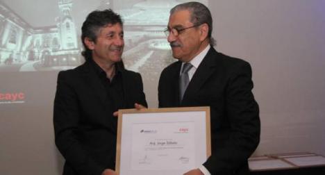 Premios Ventanas al Futuro 2012 - Aquitectura Patrimonial - Arq. Jorge Sbato - Entrega Arq. Miguel Jurado